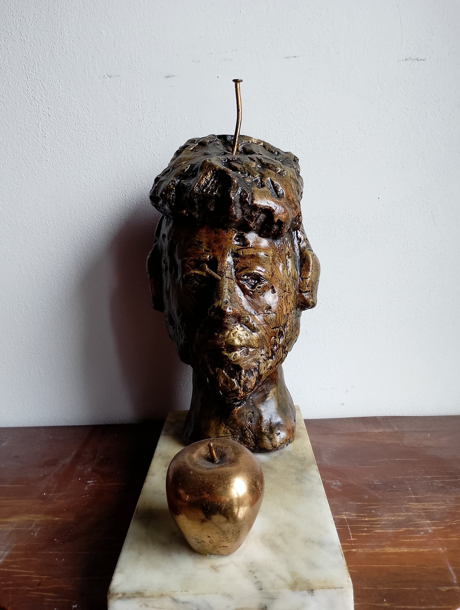 Guglielmo Tel, Gesso trattato marmo ottone più chiodi, di Basil